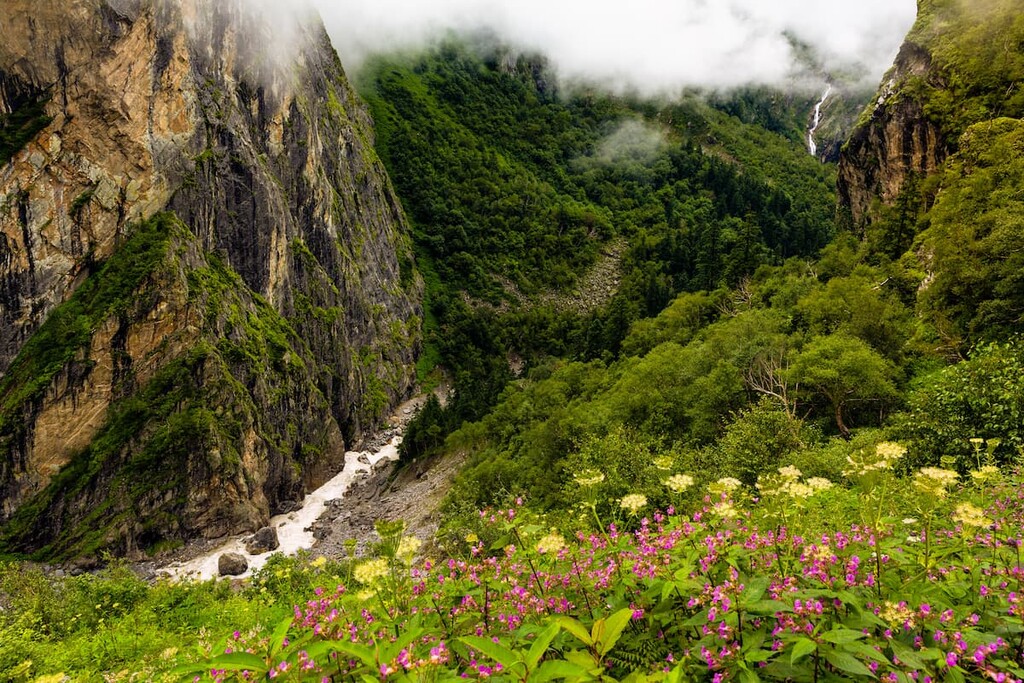 Nanda-Devi-National-Park-India-Waterfalls